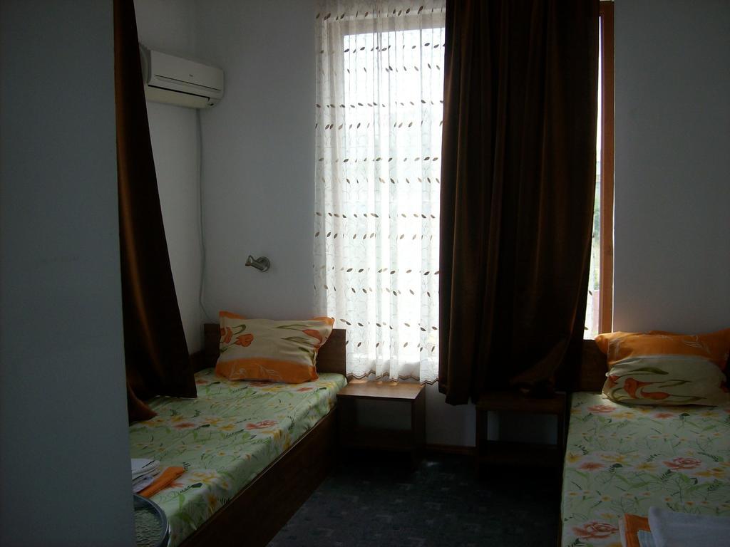 Hotel Neven Primorsko Bilik gambar